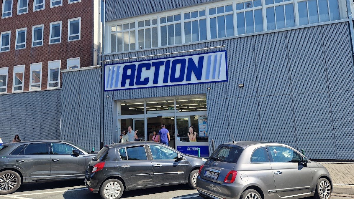 Action - Photo 2