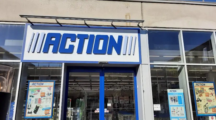 Action Stabroek - Photo 2