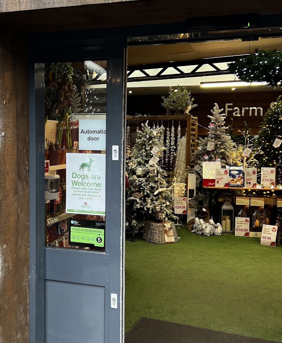 Tansley Barn Garden Centre - Photo 3