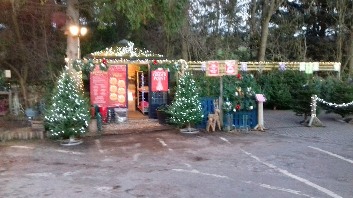 Chatsworth Garden Centre - Photo 2