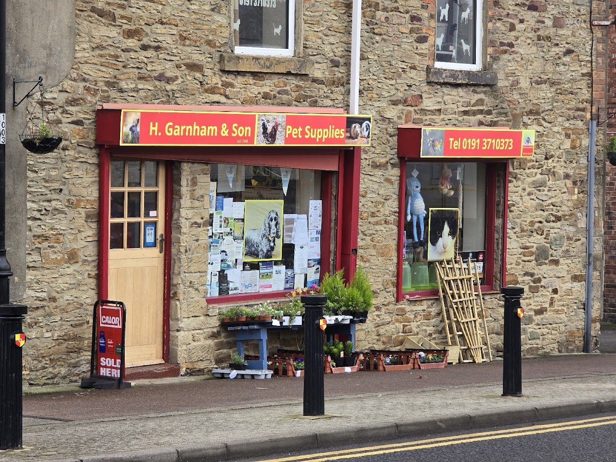 H. Garnham & Son - Photo 2