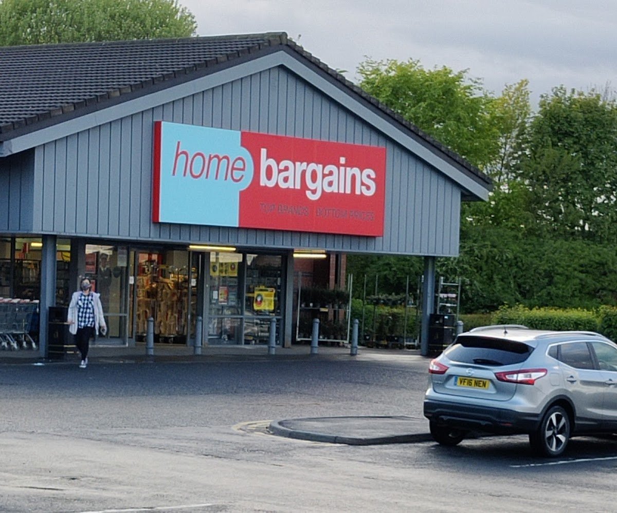 Home Bargains - Photo 2