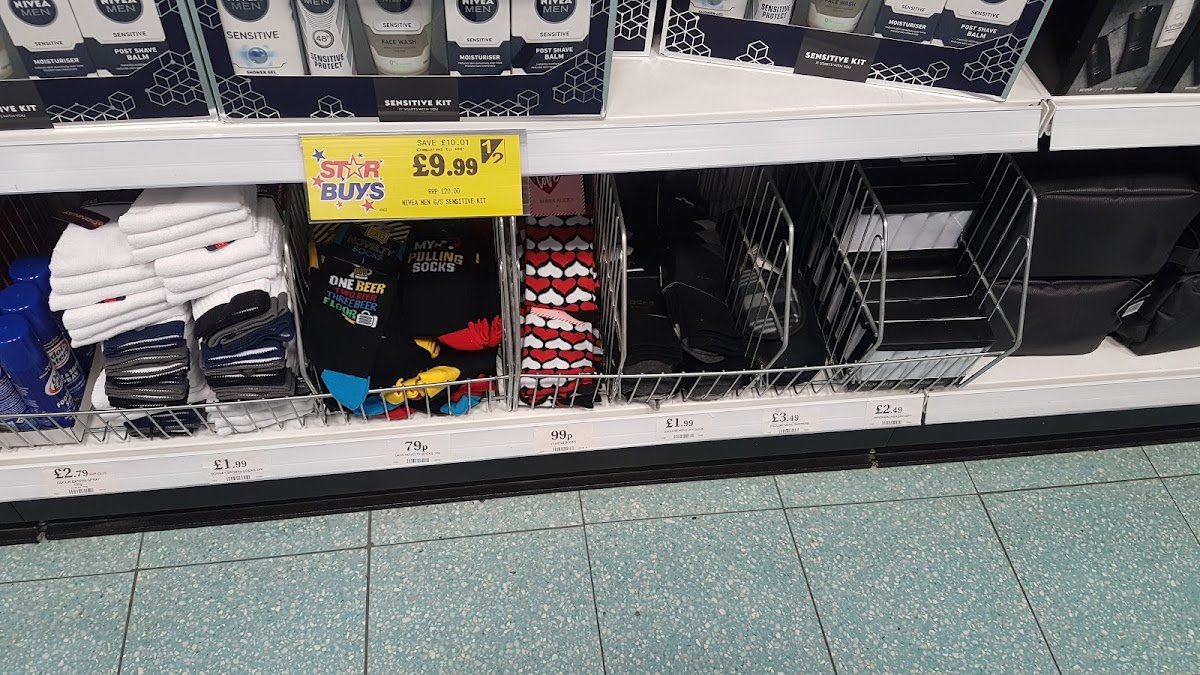 Home Bargains - Photo 2