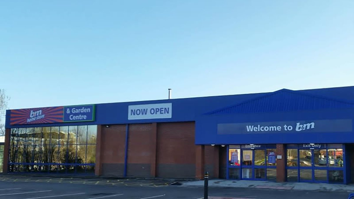 B&M Home Store with Garden Centre - Photo 2