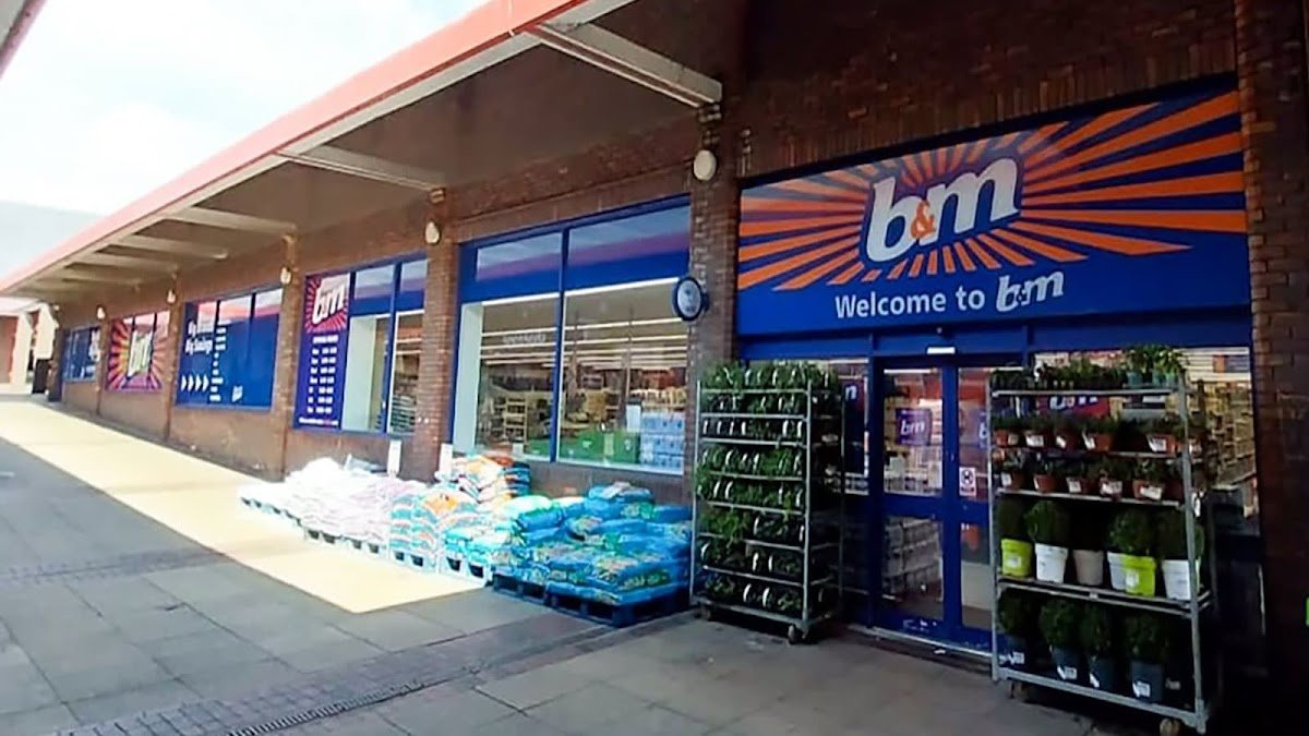 B&M Store - Photo 2