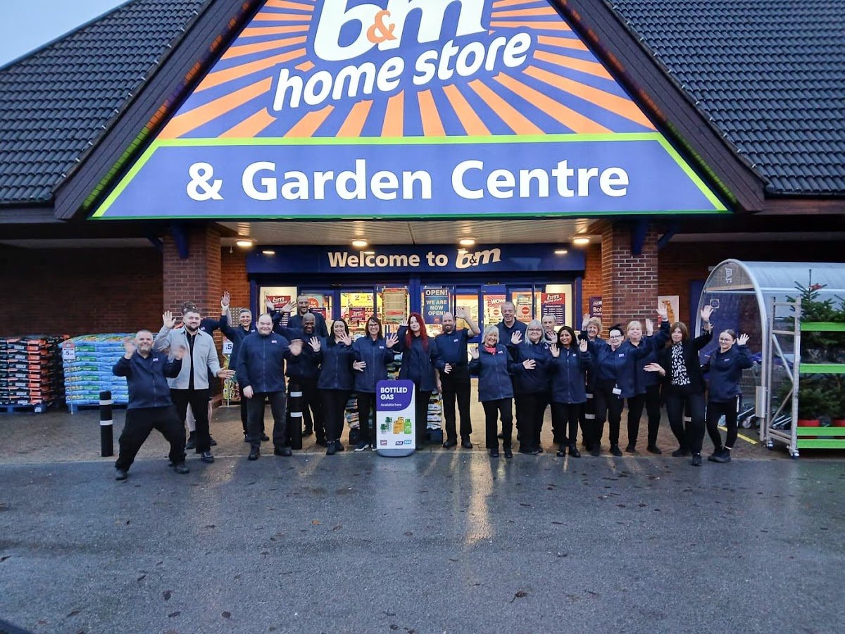 B&M Home Store with Garden Centre - Photo 2