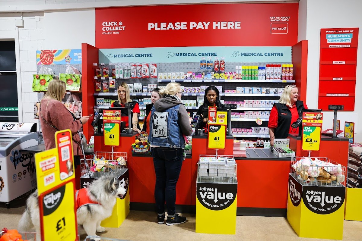 Jollyes - The Pet People Nuneaton - Photo 2