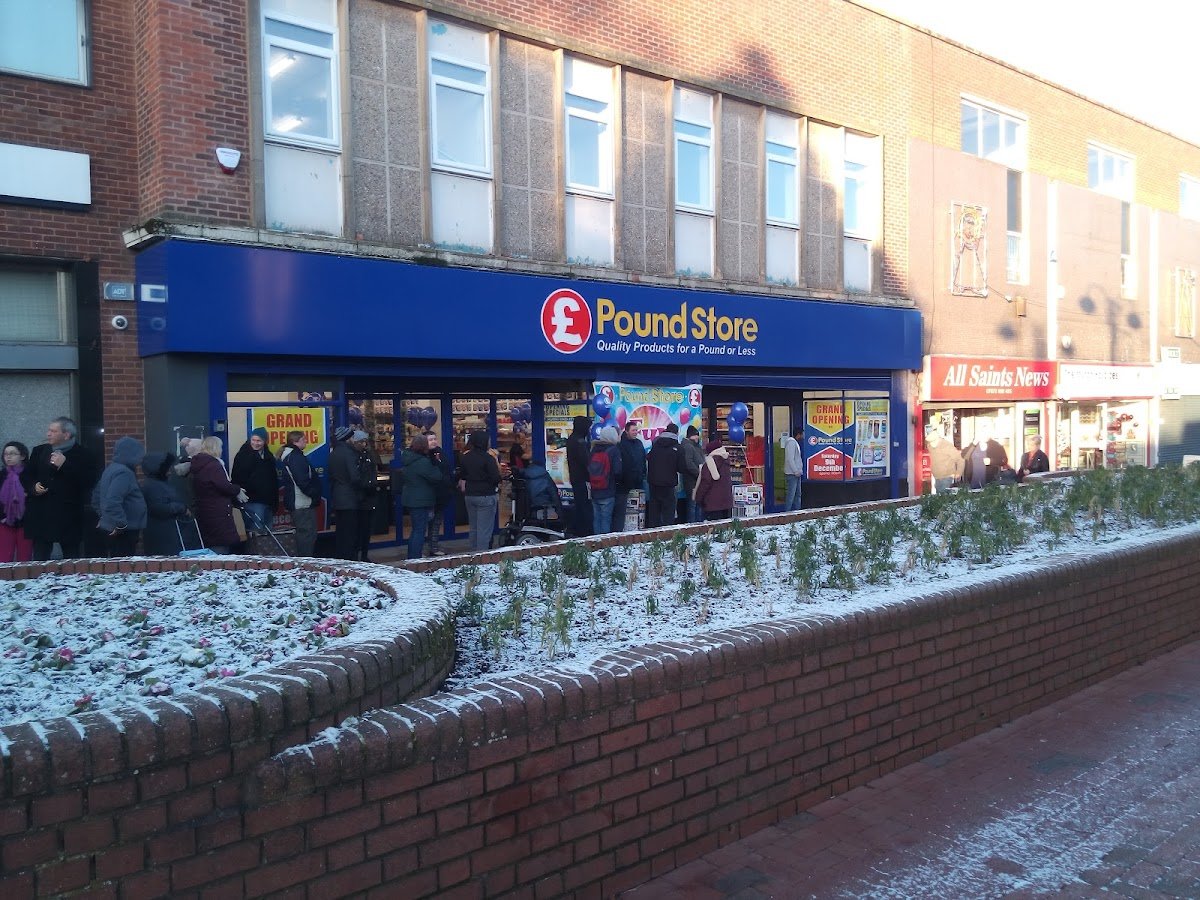 Poundstretcher - Photo 2
