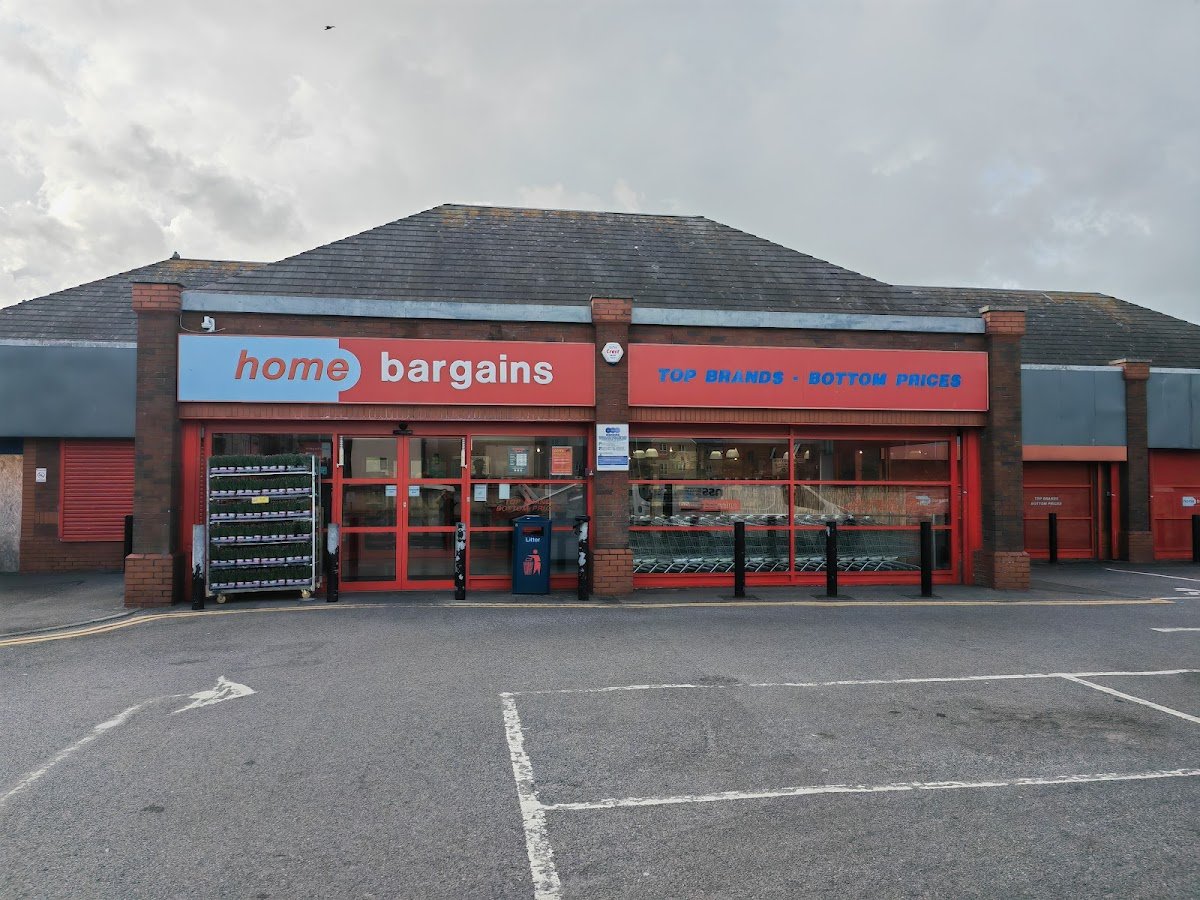 Home Bargains - Photo 2