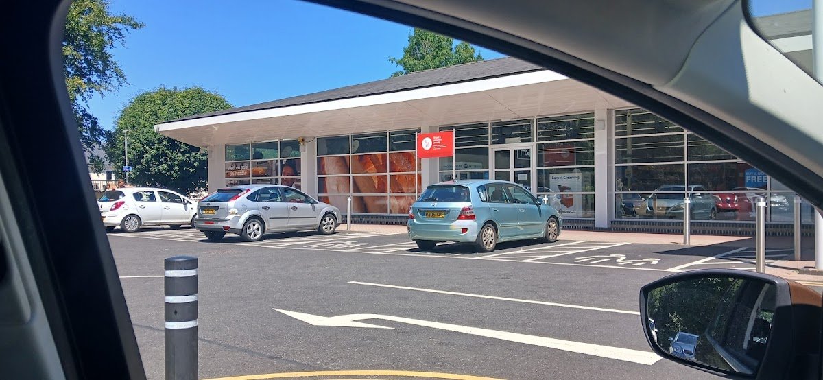 Tesco Superstore - Photo 4