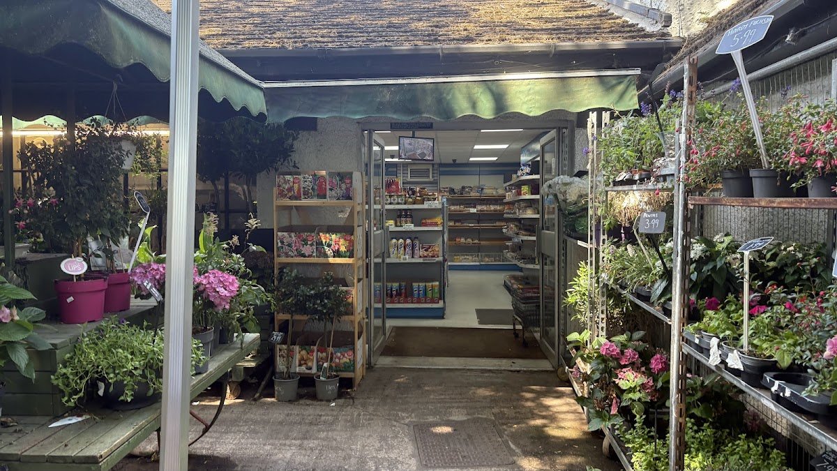 Deri Stores - Photo 2