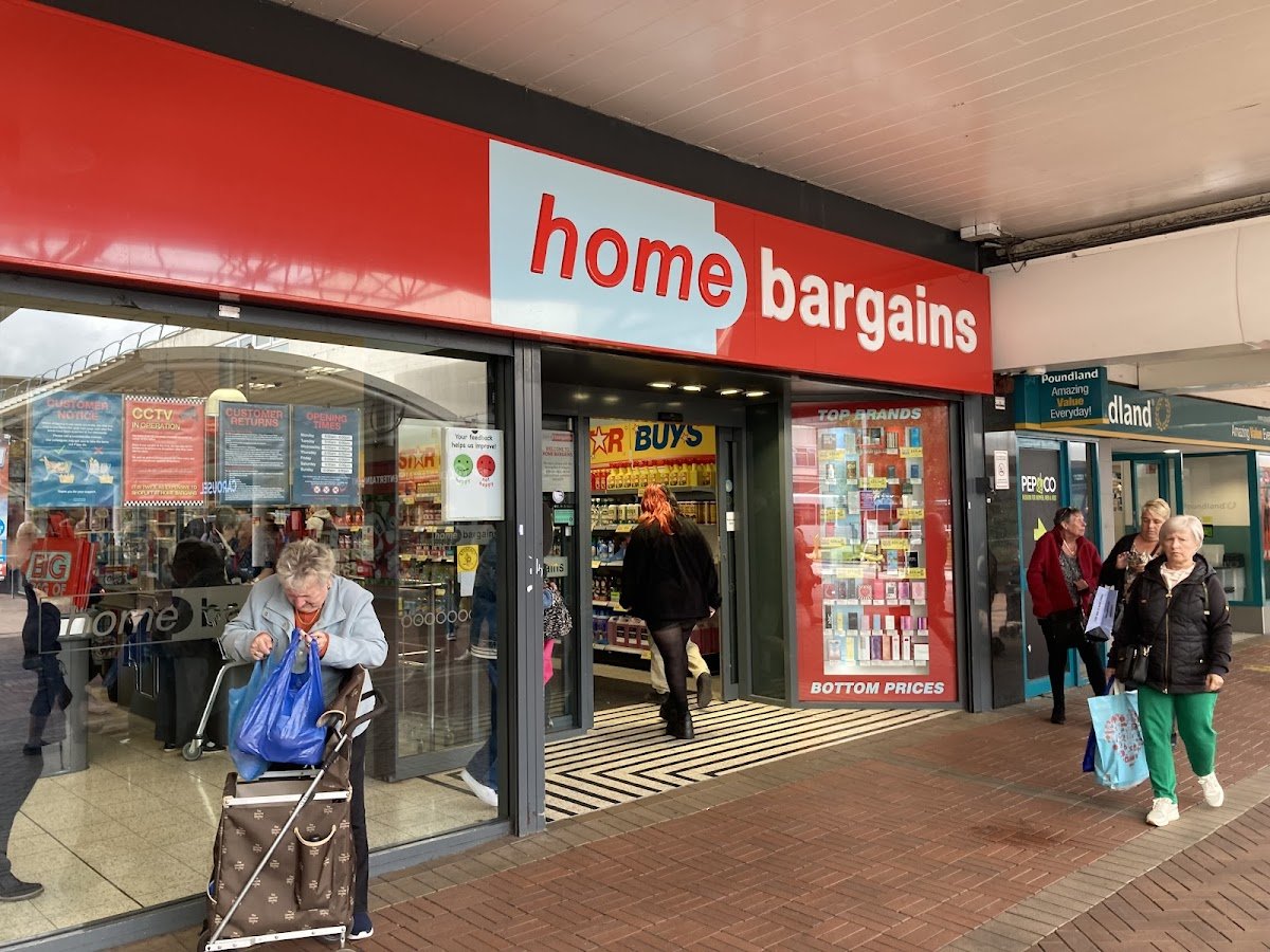 Home Bargains - Photo 2