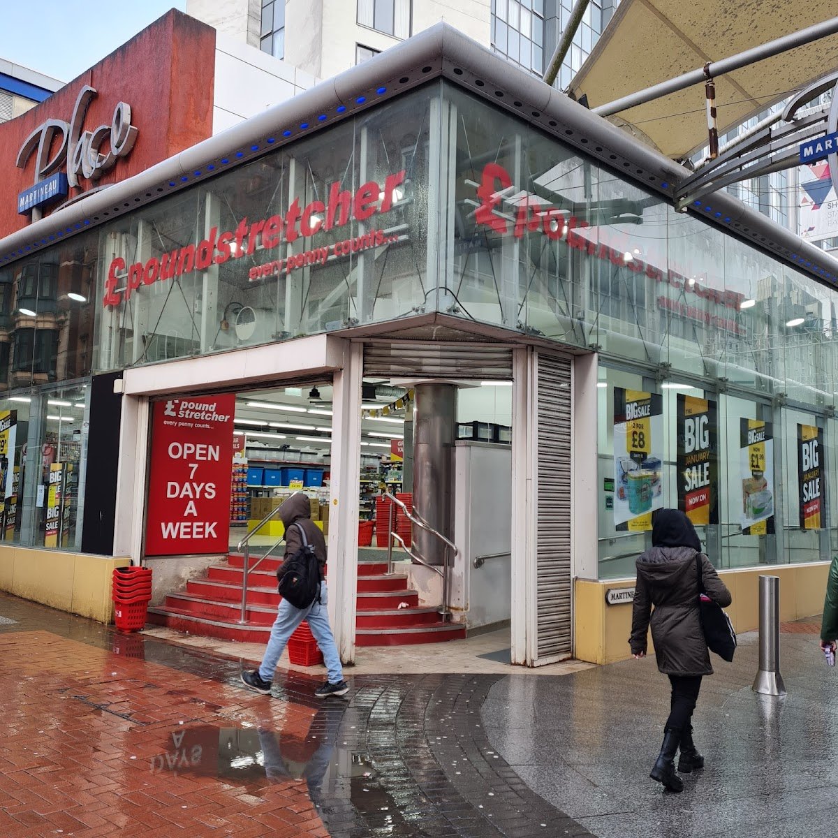 Poundstretcher - Photo 2