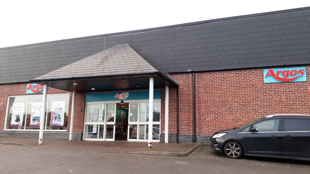 Rugeley Argos - Photo 2