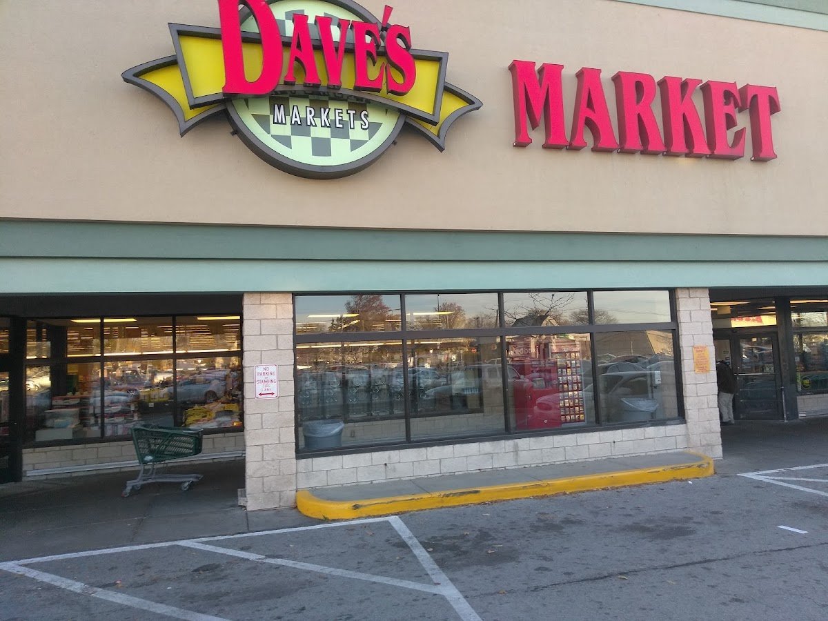 Dave's Market Harvard & Lee - Photo 2