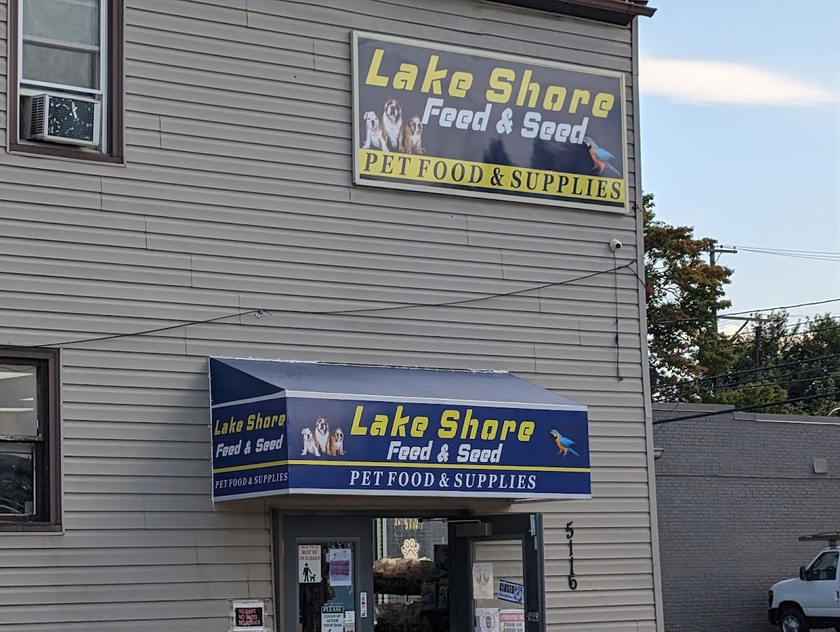 Lake Shore Feed & Seed - Photo 2