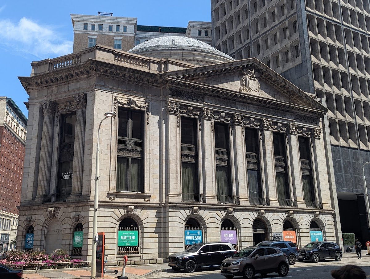 Heinen's Grocery Store - Photo 3