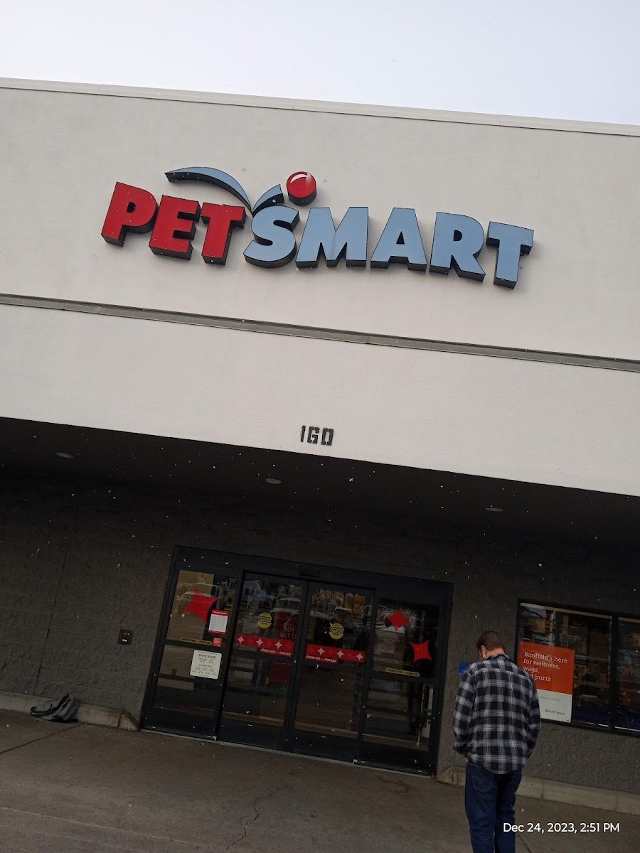 PetSmart - Photo 4