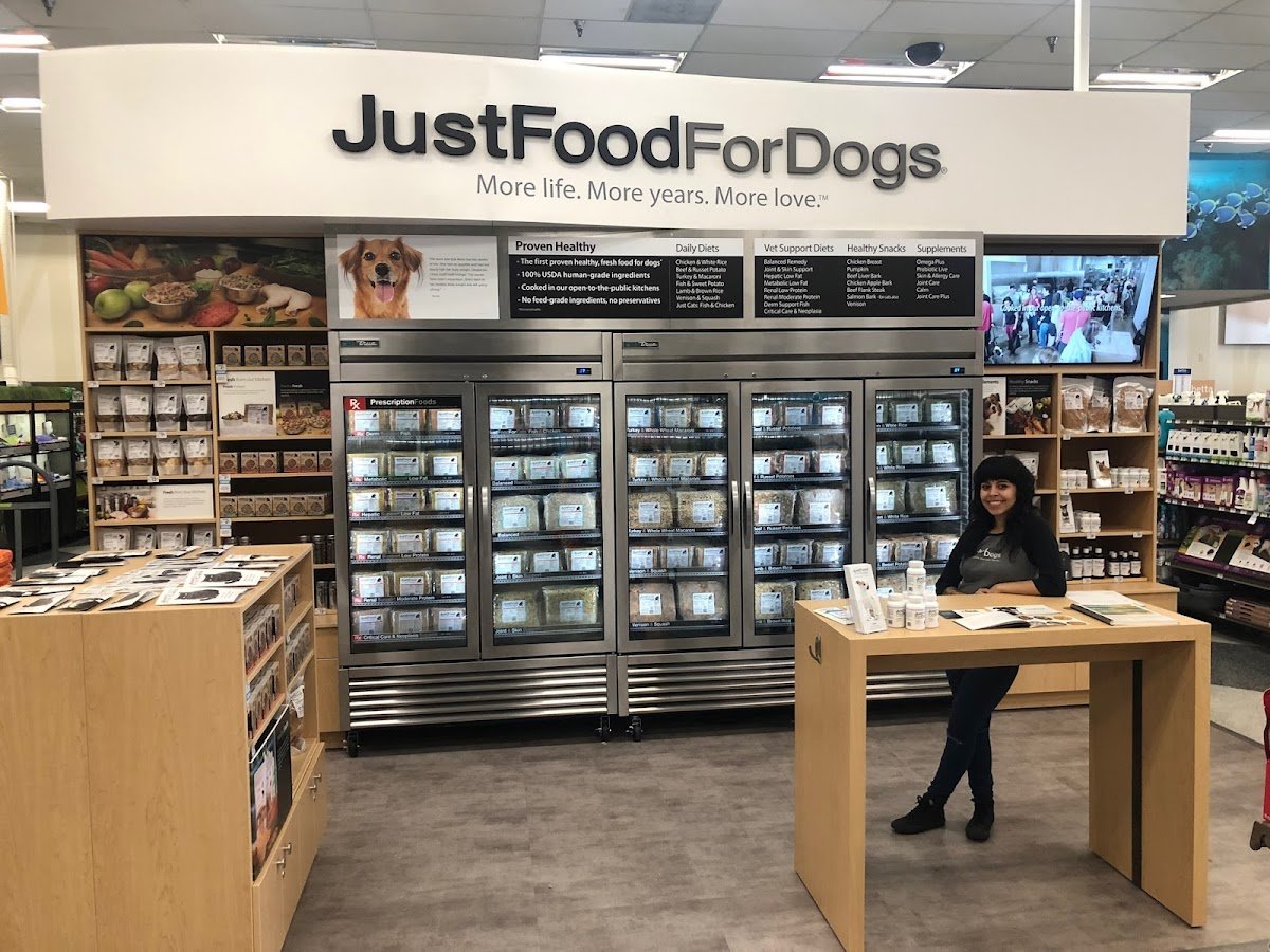 Petco - Photo 4