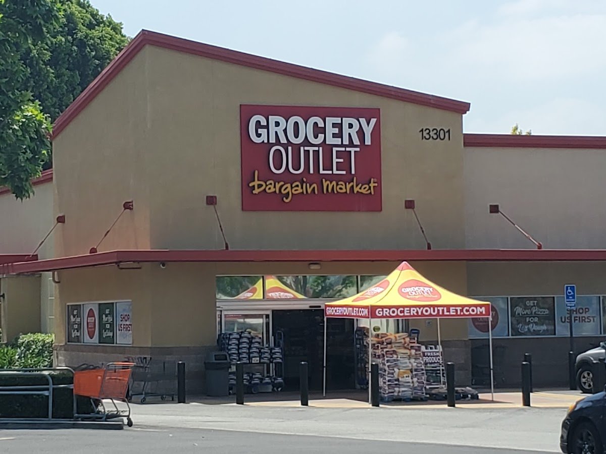Grocery Outlet - Photo 2