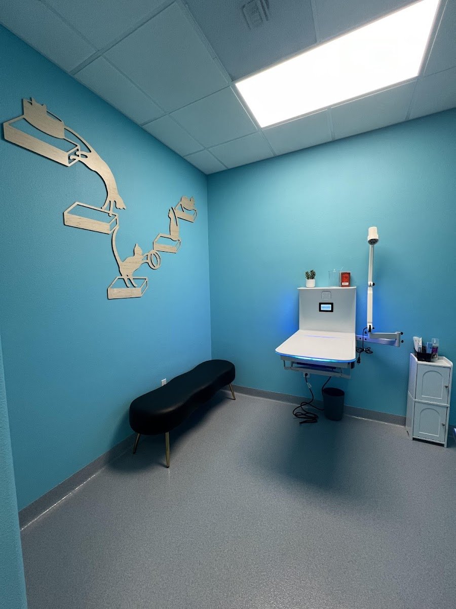 Harrier Veterinary Surgery - Hamble - Photo 2