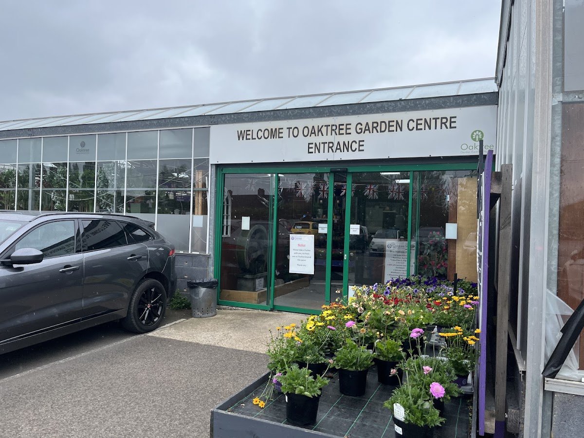 Oaktree Garden Centre - Photo 4