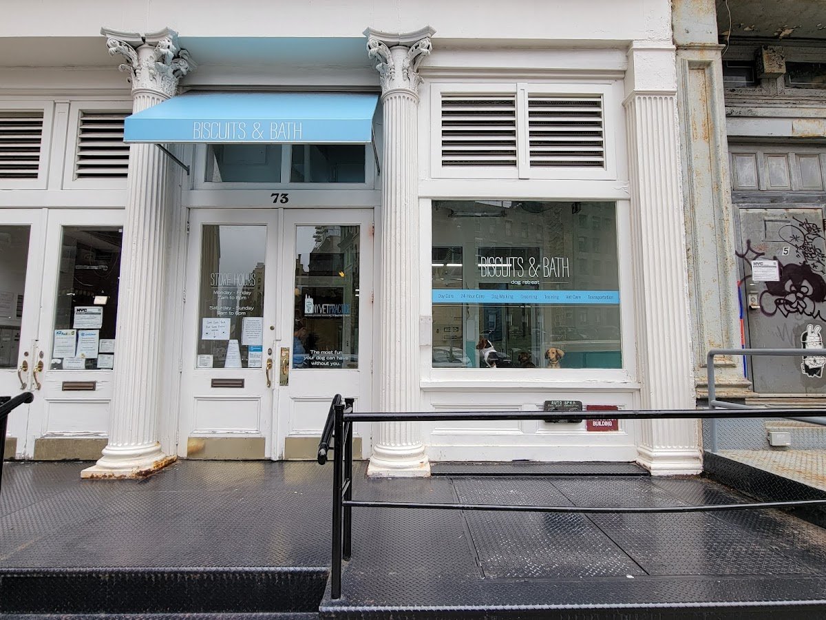 Biscuits & Bath - Tribeca - Photo 2