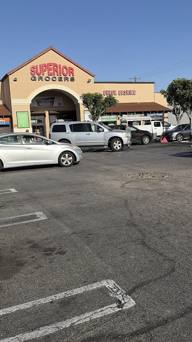 Superior Grocers - Photo 5
