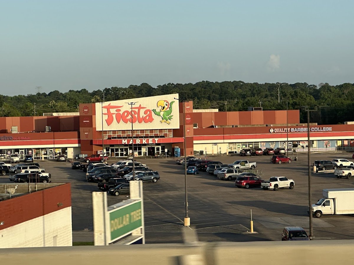 Fiesta Mart #22 - Photo 2
