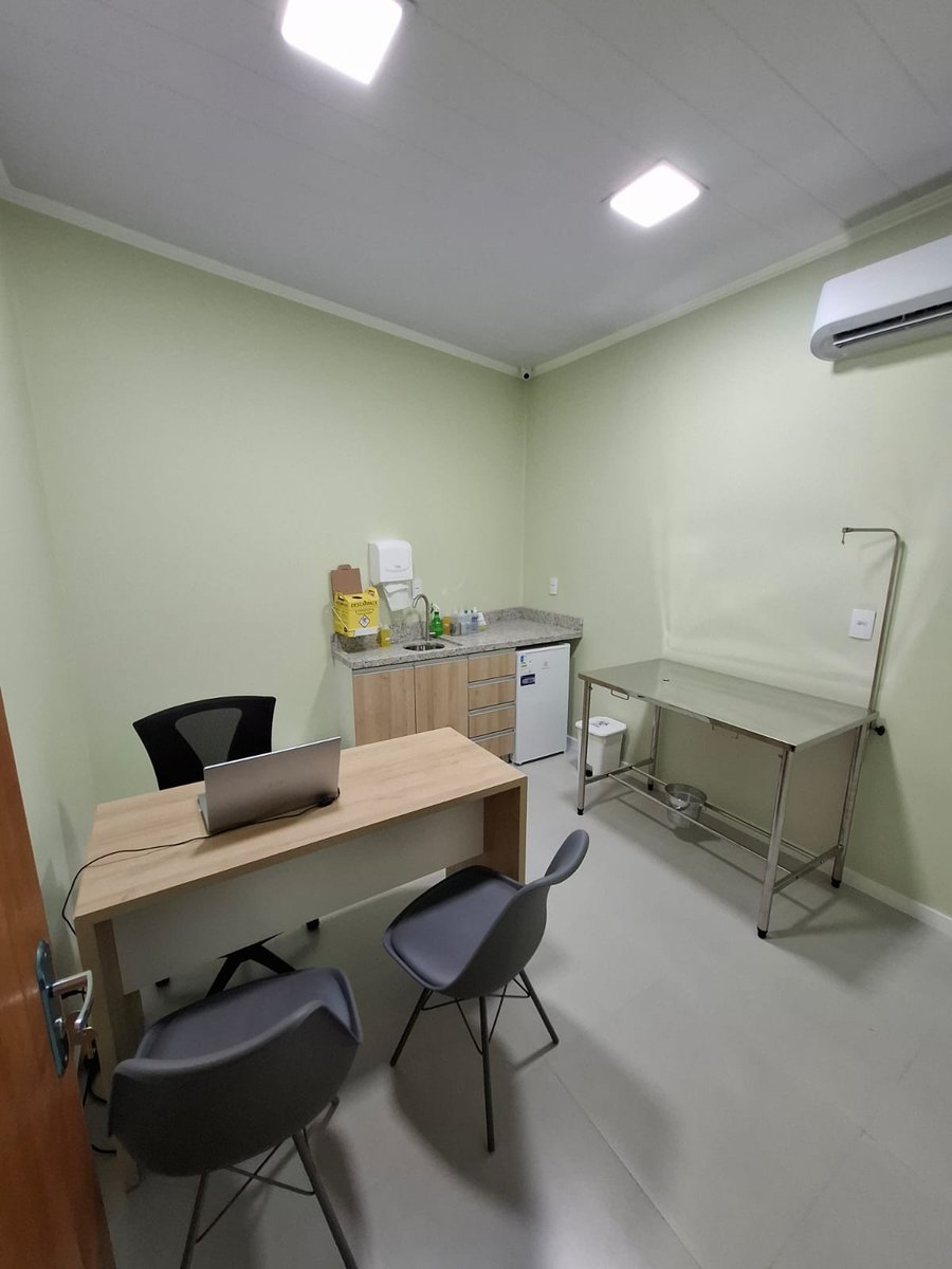 Vet Center Clinica Veterinária - Emergência 47- 9 8404-7427