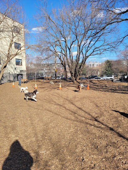 Orianna Hill Park - Pet Shop in Philadelphia