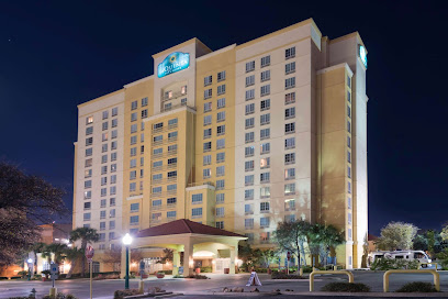 La Quinta Inn & Suites by Wyndham San Antonio Riverwalk - Pet Shop in San Antonio