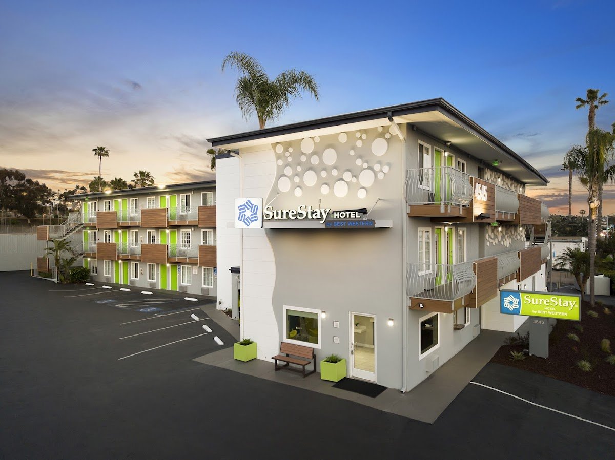 La Quinta Inn & Suites by Wyndham San Diego Mission Bay - Photo 3