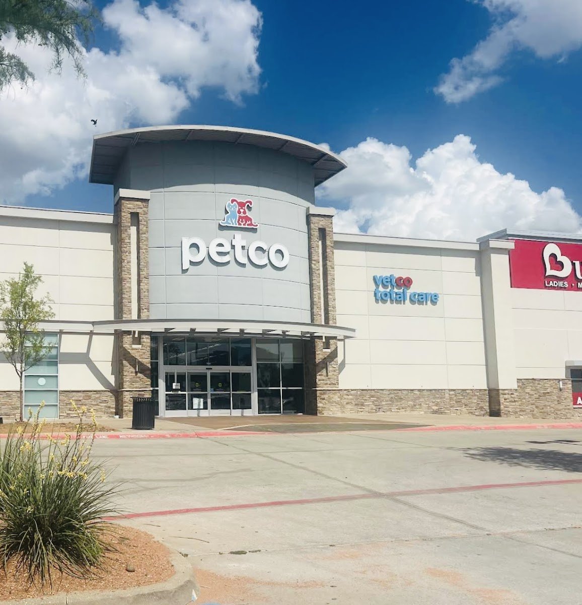 Petco - Photo 2