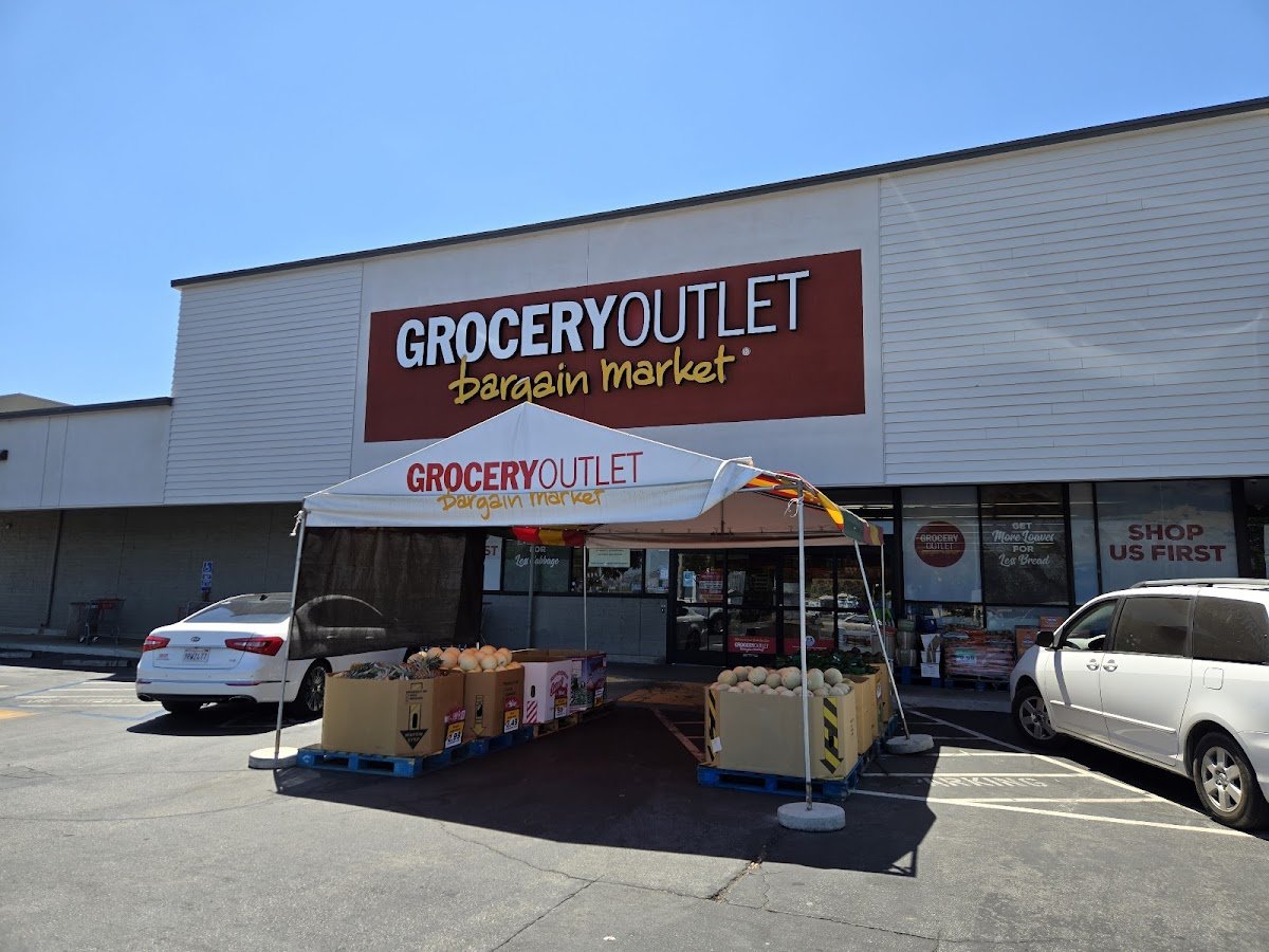 Grocery Outlet - Photo 2