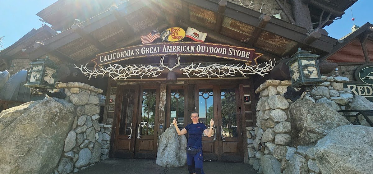 Bass Pro Shops - Photo 4