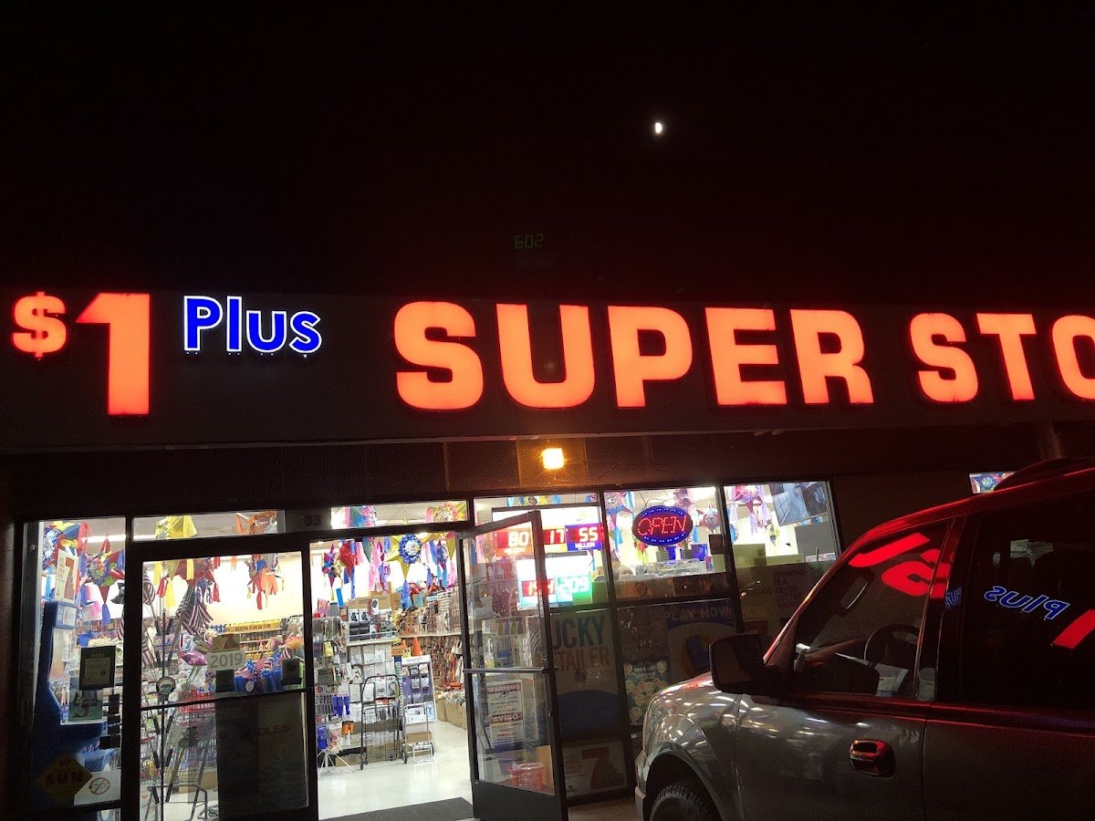 1.00 Plus Super Store - Photo 2
