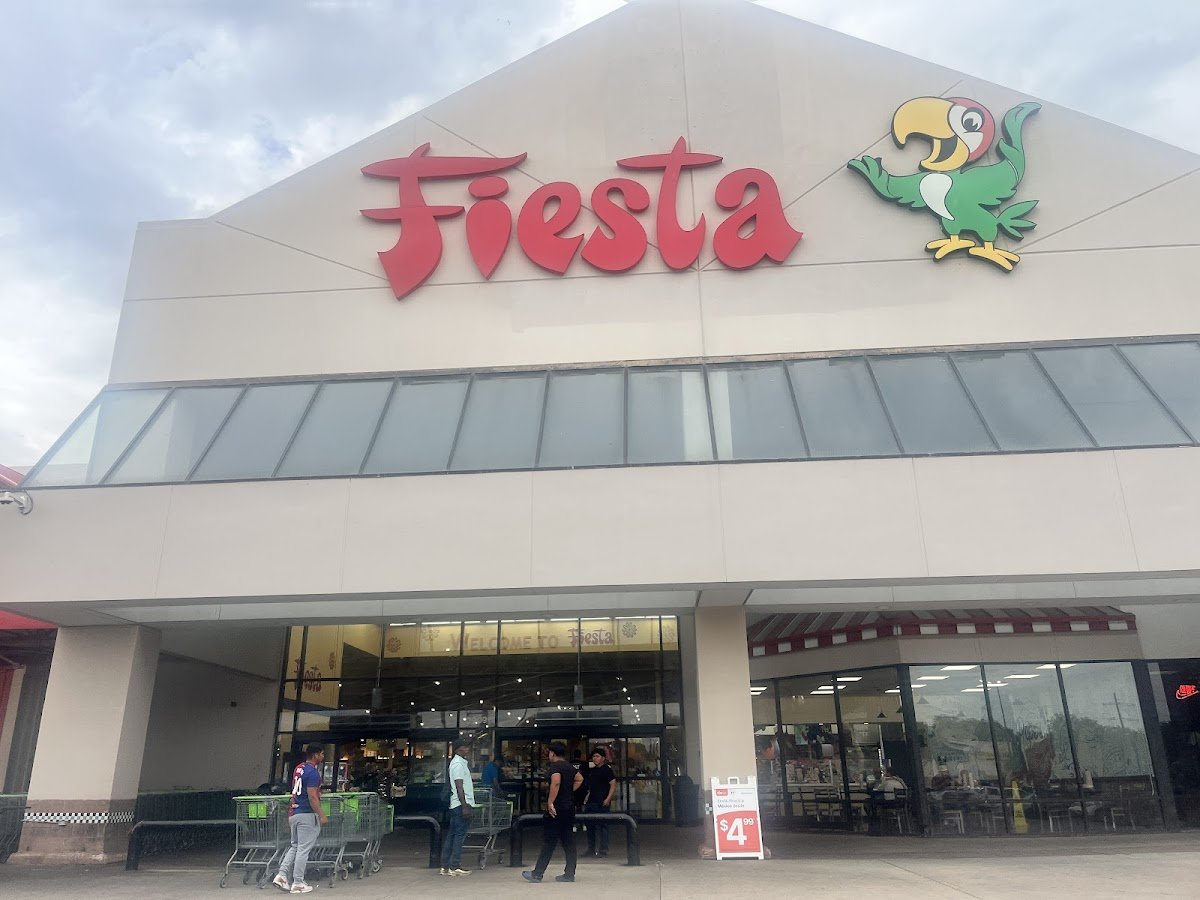 Fiesta Mart #25 - Photo 2