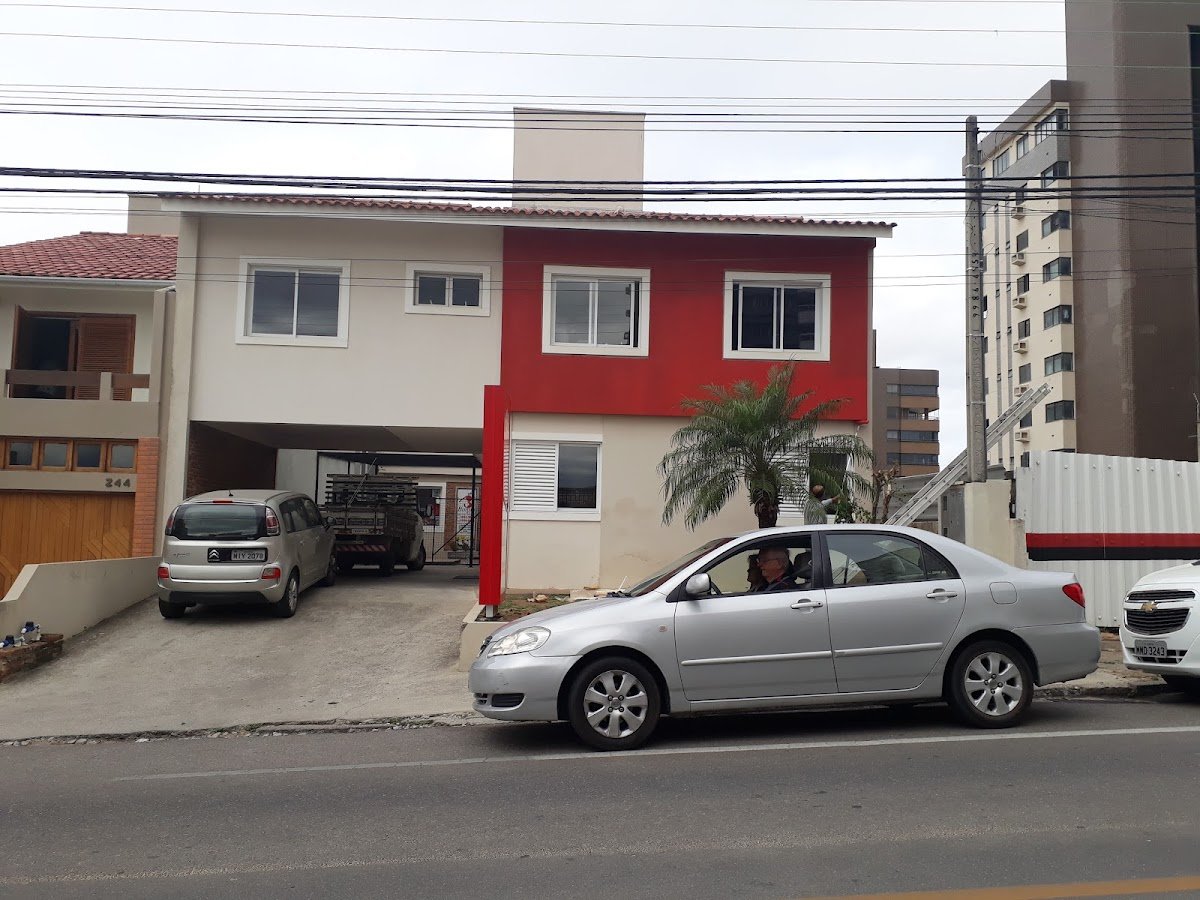 Clínica Veterinária Pequenos Amigos