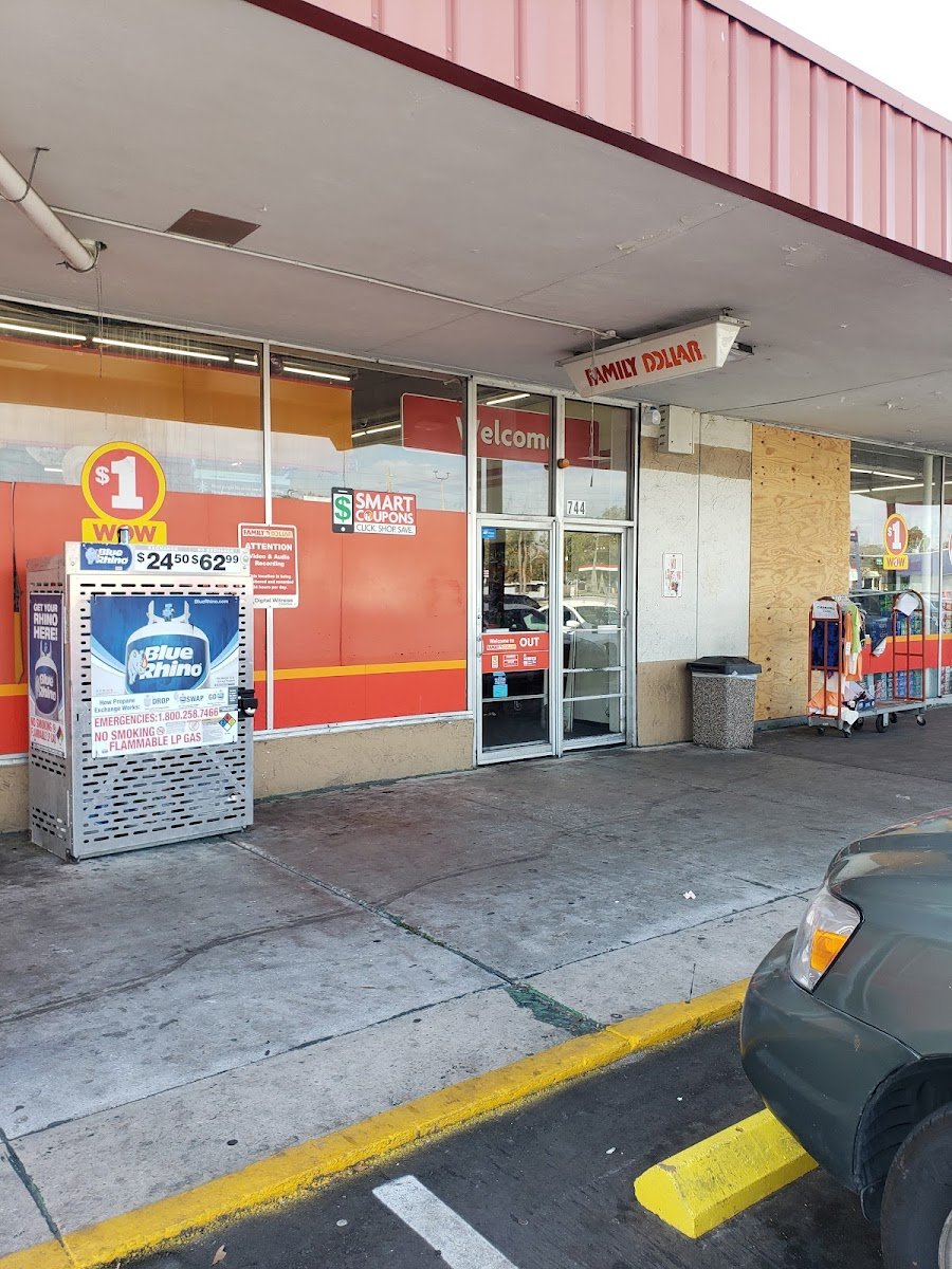 Family Dollar - Photo 2