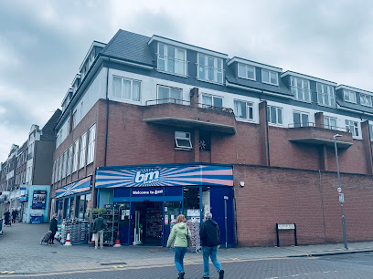 B&M Store
