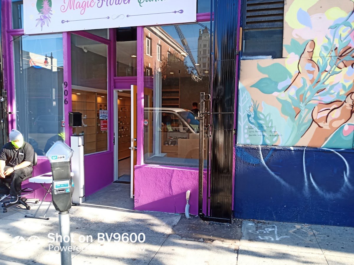 U N Market - Photo 3