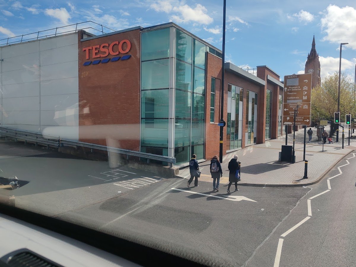 Tesco Spring Hill - Photo 2