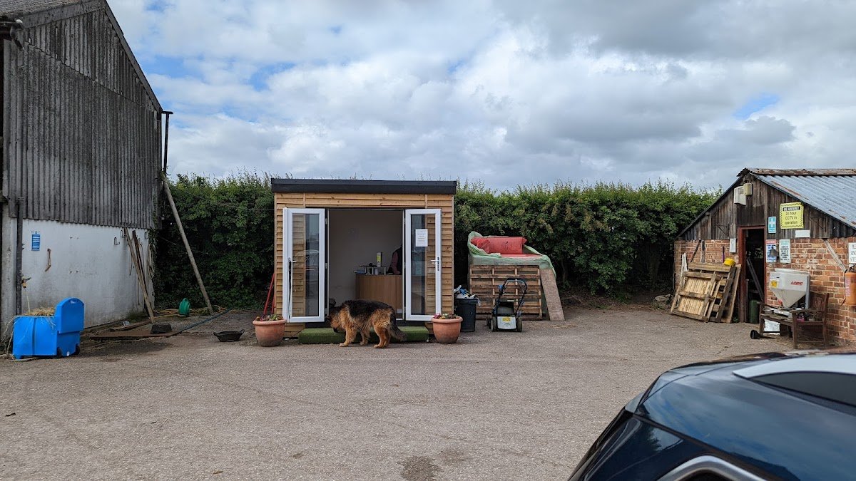 Reed House Kennels - Photo 2