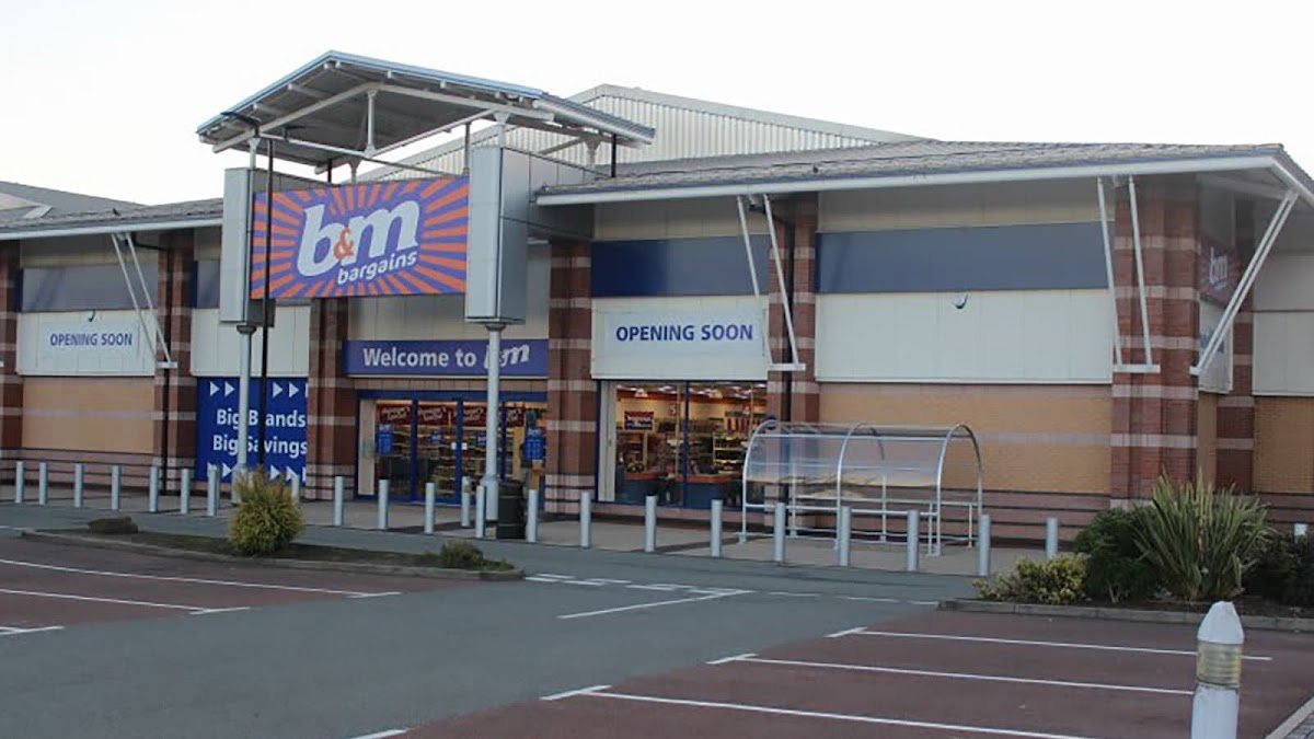 B&M Store - Photo 2