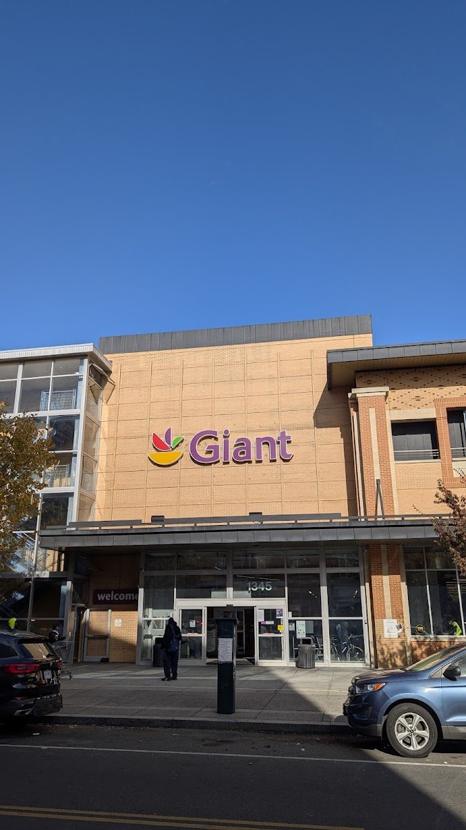 Giant Food - Photo 5