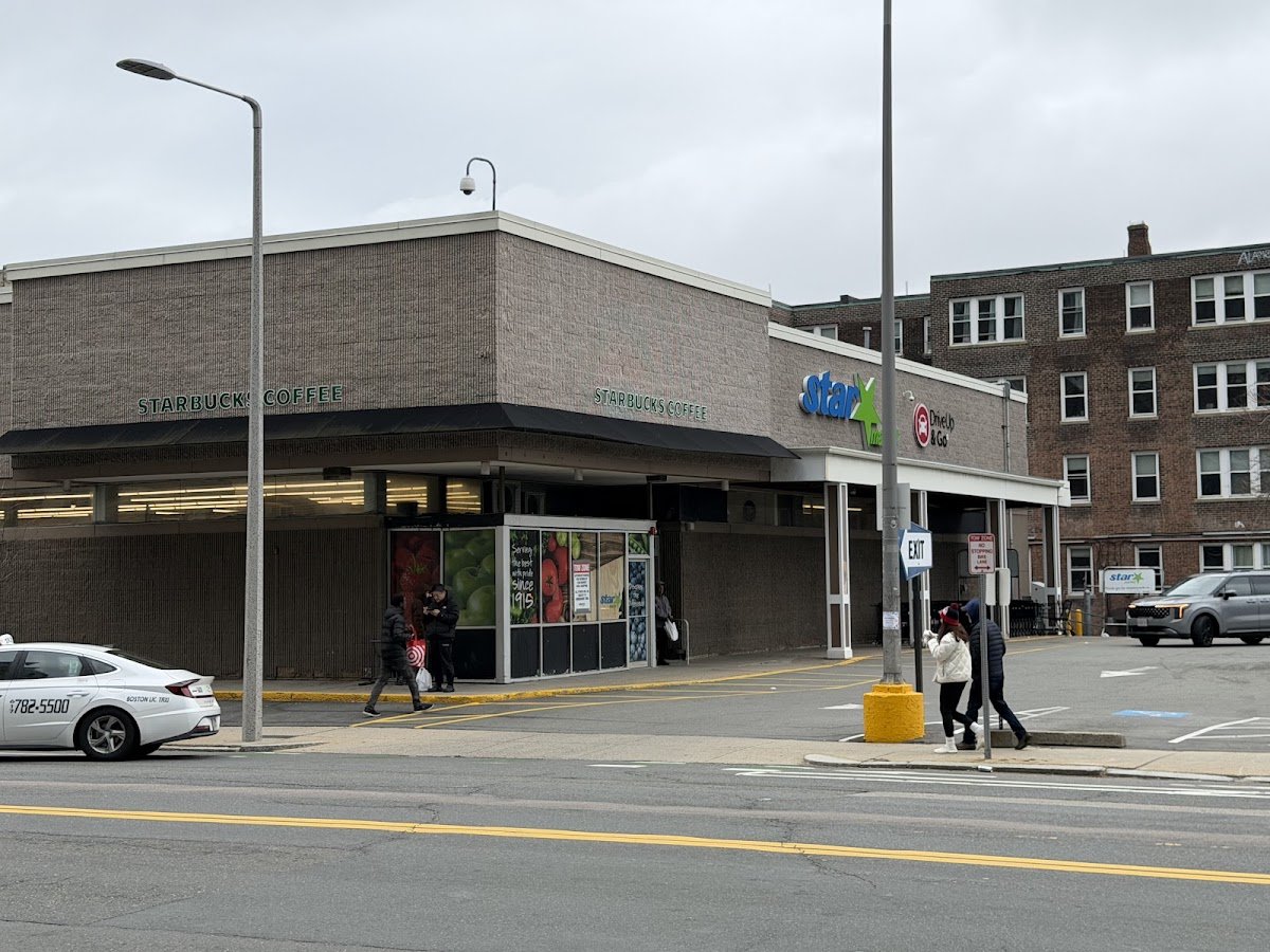 Star Market - Photo 3