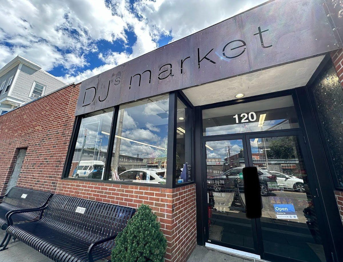 DJ’s Market - Photo 3