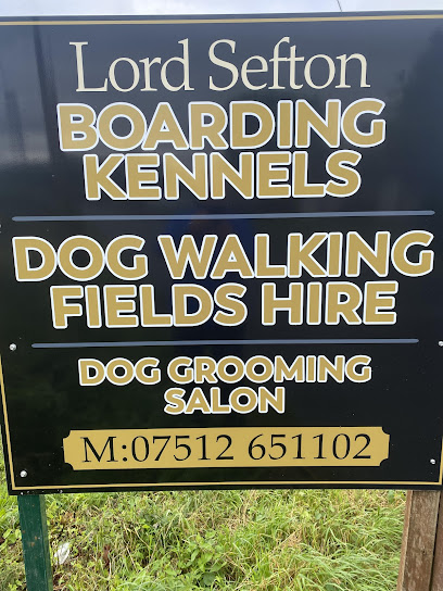 Lord Sefton Dog Boarding Kennels a Hire dog WALKING FIELD Pet taxi