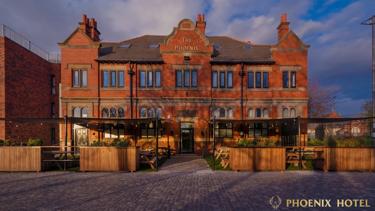 Phoenix Hotel - Photo 2